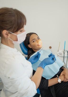 Czynniki wpływające na sukces wszczepienia implantów zębowych