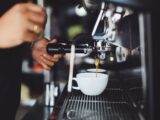 Jakie są zalety ekspresów ciśnieniowych do kawiarni?
